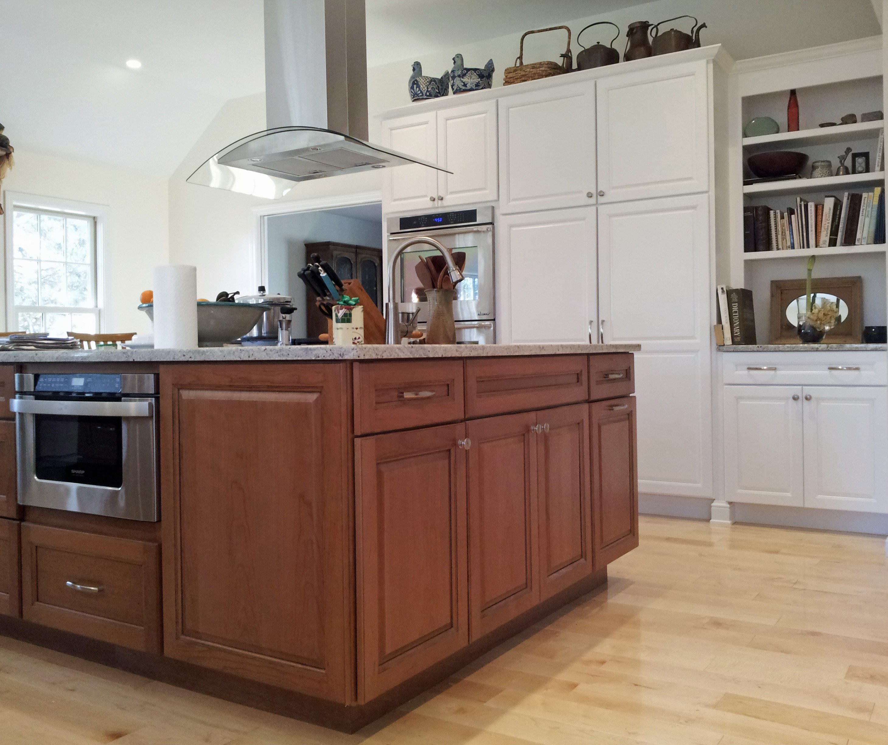  full overlay Island cabinetry mixed with painted perimeter cabinetry