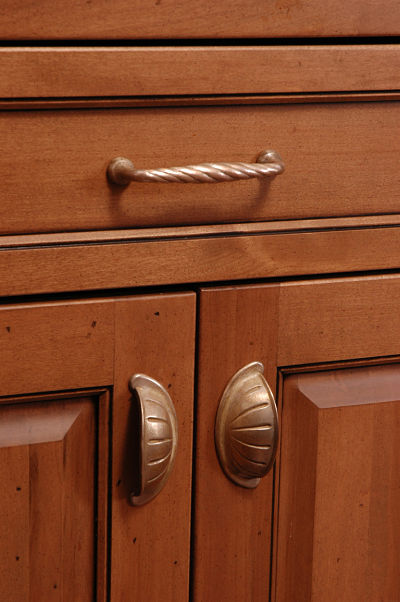 Knobs Vs Pulls For Kitchen Cabinets Knobs Vs Pulls For Kitchen Cabinets