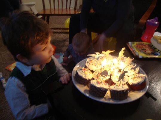 toddler birthday cupcakes