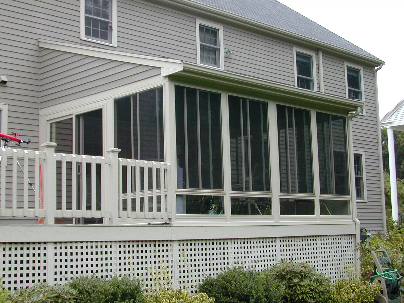 Top 5 Reasons to Enclose a Deck & Create a Sunroom