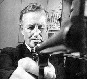 Ian-Fleming-1