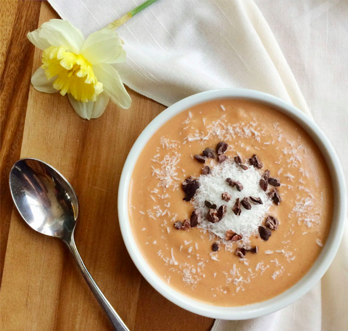 carrot_cake_smoothie_bowl