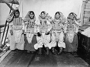 Group of Inuit women, Cape Fullerton, NWT, ca 1903 Group of Inuit women, Cape Fullerton, NWT, ca 1903