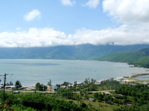 View on drive to Hoi An View on drive to Hoi An