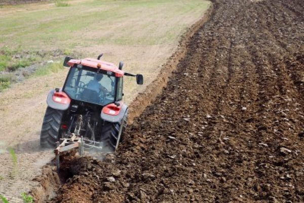 tractor_soil