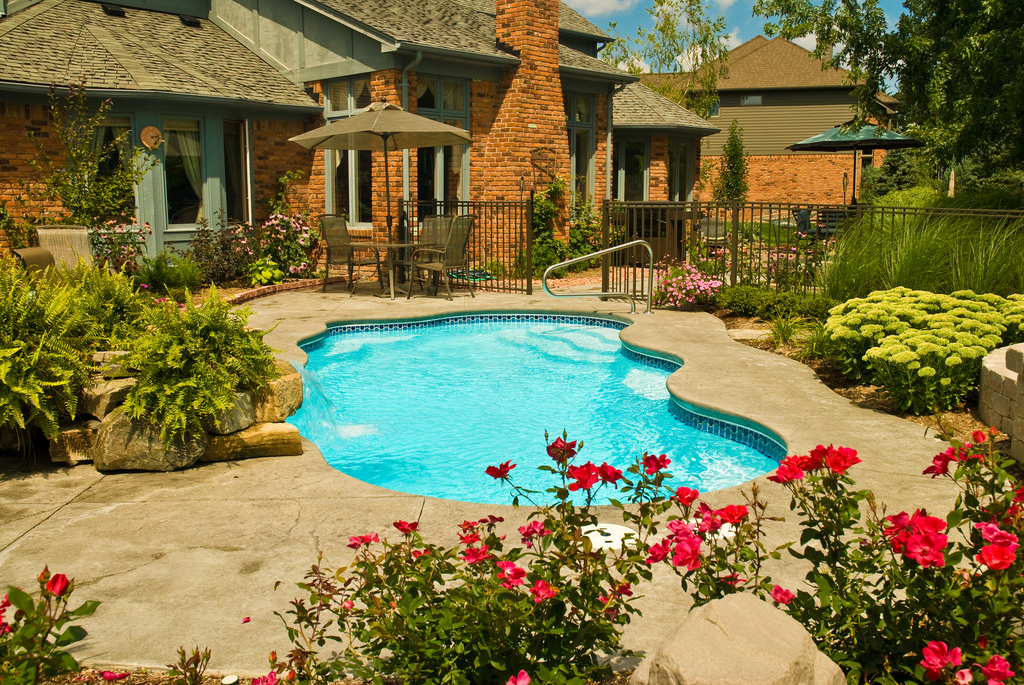 The Pros Of A Fiberglass Pool - Midwest Fiberglass Pools The Pros Of A Fiberglass Pool - Midwest Fiberglass Pools