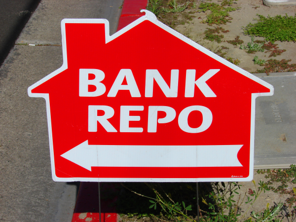 Foreclosed condo unit in Florida HOA being held by bank until market recovers 011615 resized 600