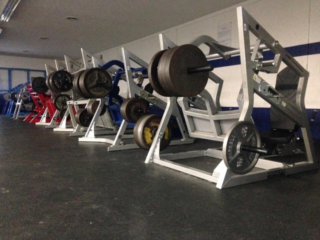 Get STRONG Pendulum Hip Press