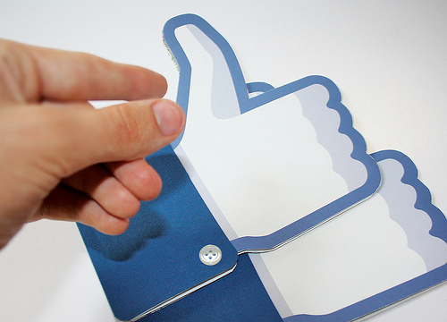 facebook thumbs up