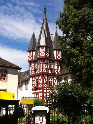 Michael McGuire ITA Alumni Germany houses Michael McGuire ITA Alumni Germany houses