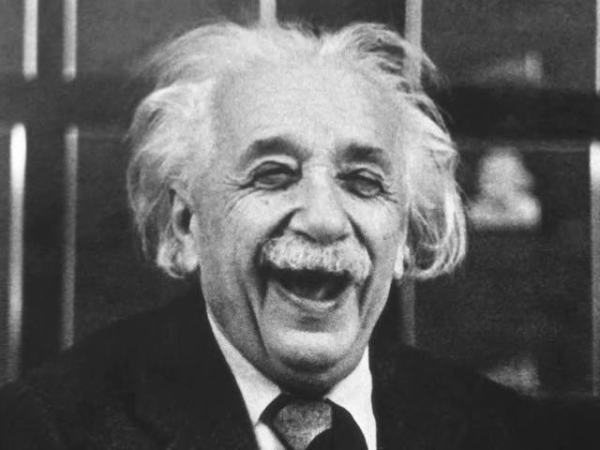 Einstein laughing resized 600