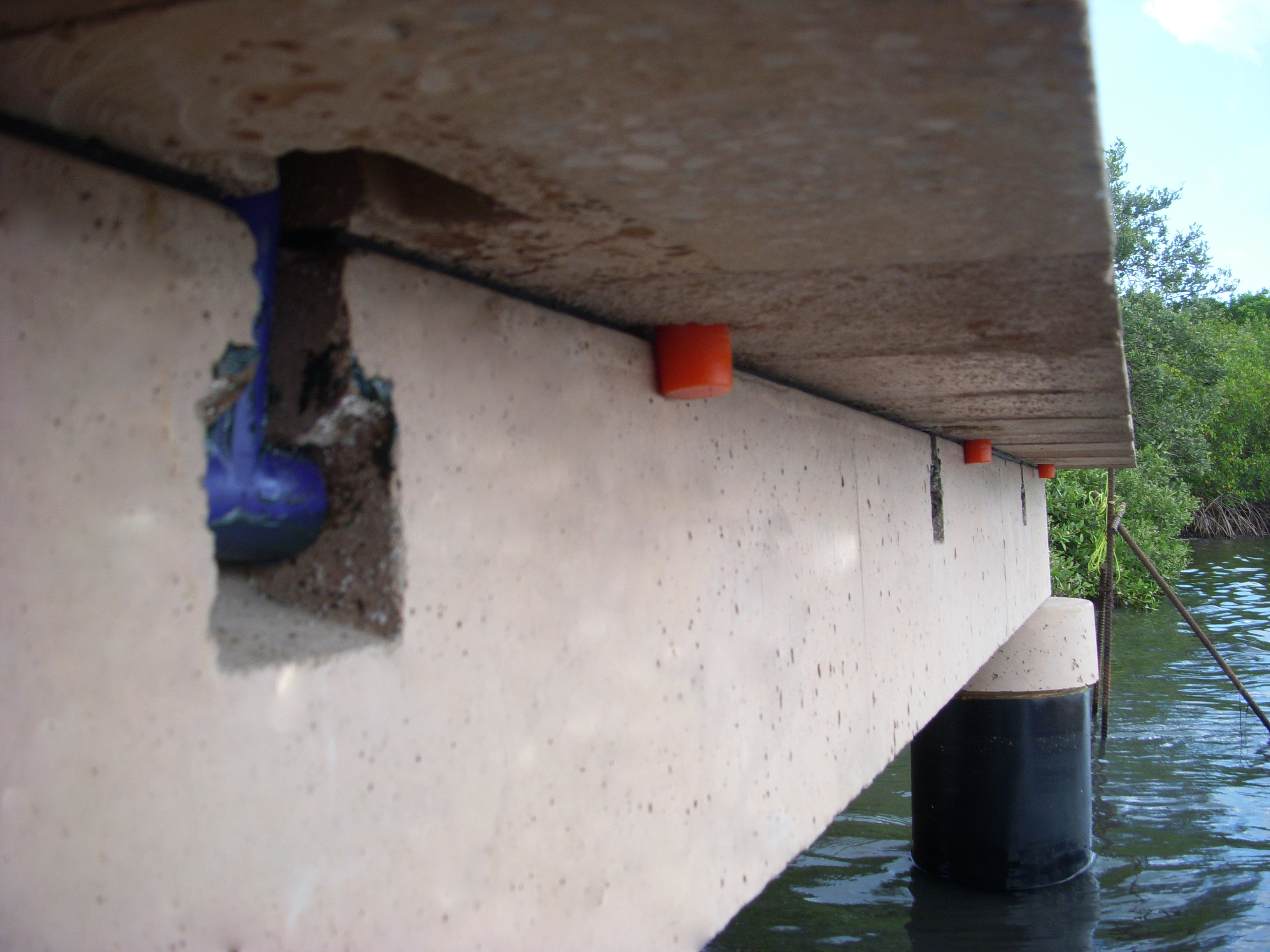polyurethane connector for concrete boardwalk
