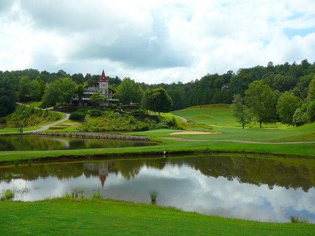 innsbruck golf course near hummingbird lodge