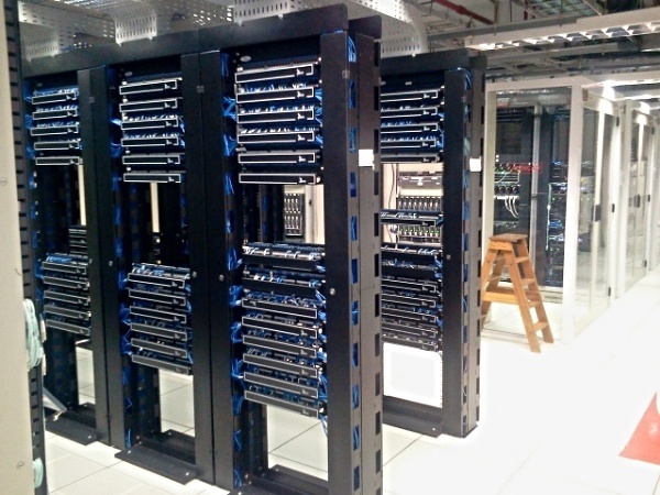 http://cdn2.hubspot.net/hubfs/121714/social-suggested-images/datacenter-1.jpg