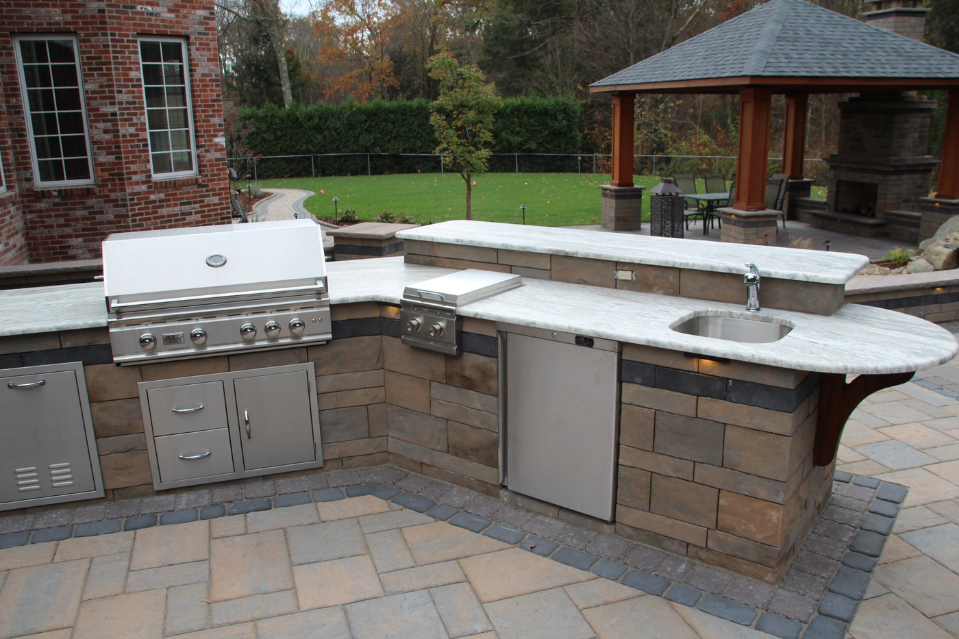 Why You Need an Outdoor Kitchen with a Built-In Grill