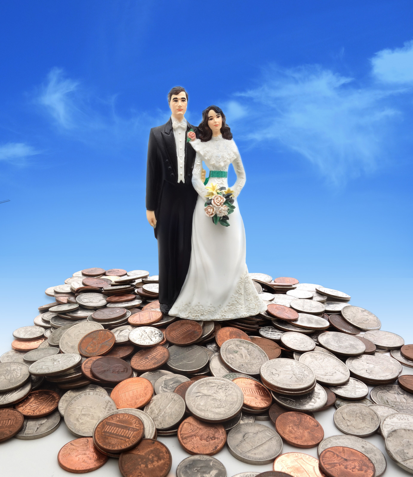 Wedding_couple_on_money.jpg