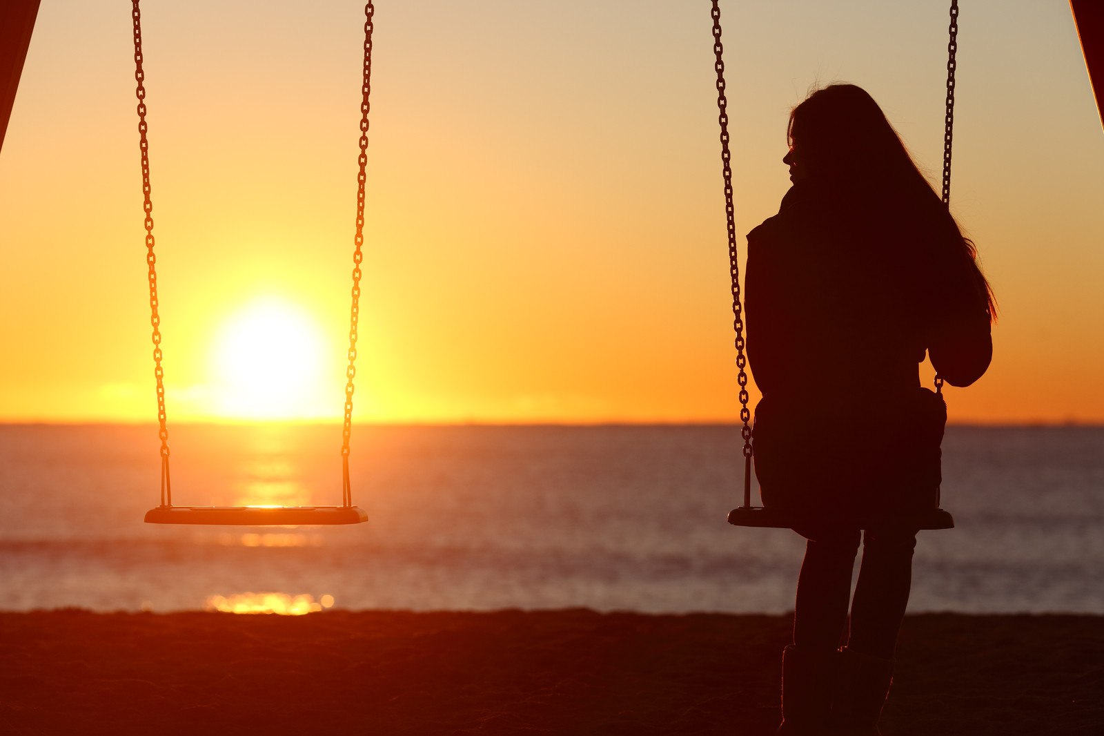 Woman_at_sunset.jpg