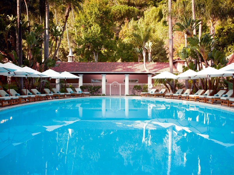 Hotel Bel-Air's aquamarine pools and picture-perfect gardens, not to mention the idyllic Swan Lake introduced by the Texan entrepreneur Joseph Drown, create a dreamy, oasis-like ambience. Hotel Bel-Air's aquamarine pools and picture-perfect gardens, not to mention the idyllic Swan Lake introduced by the Texan entrepreneur Joseph Drown, create a dreamy, oasis-like ambience.
