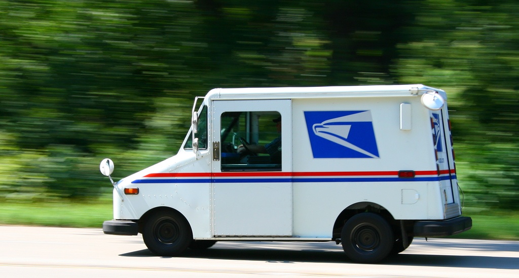 Mail-truck-speeding