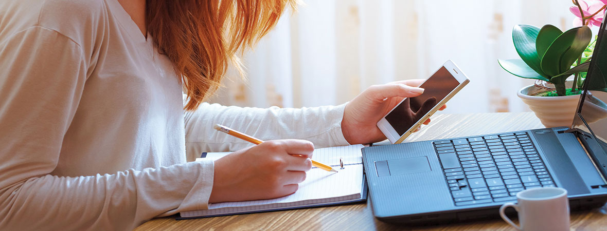 US-Mothers-Depend-on-Smartphones-