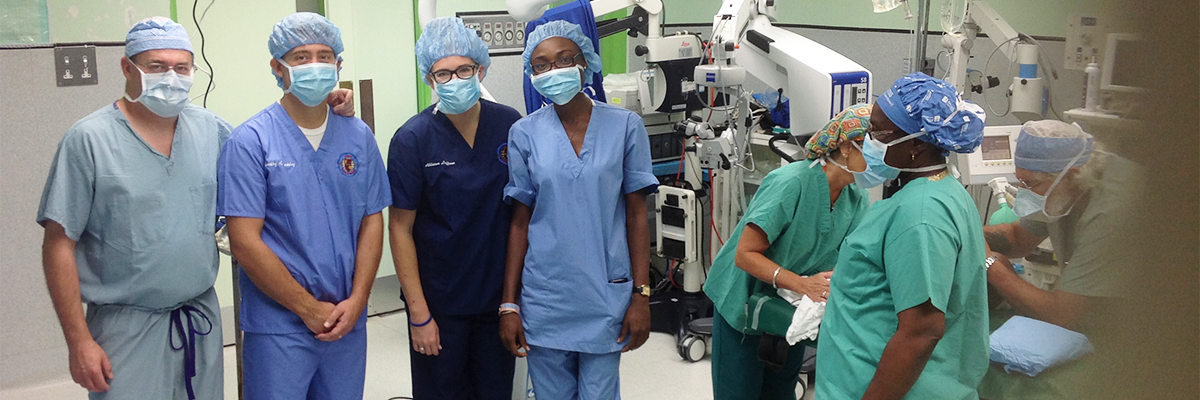 Trinity Students in the OR with WPP Physicians