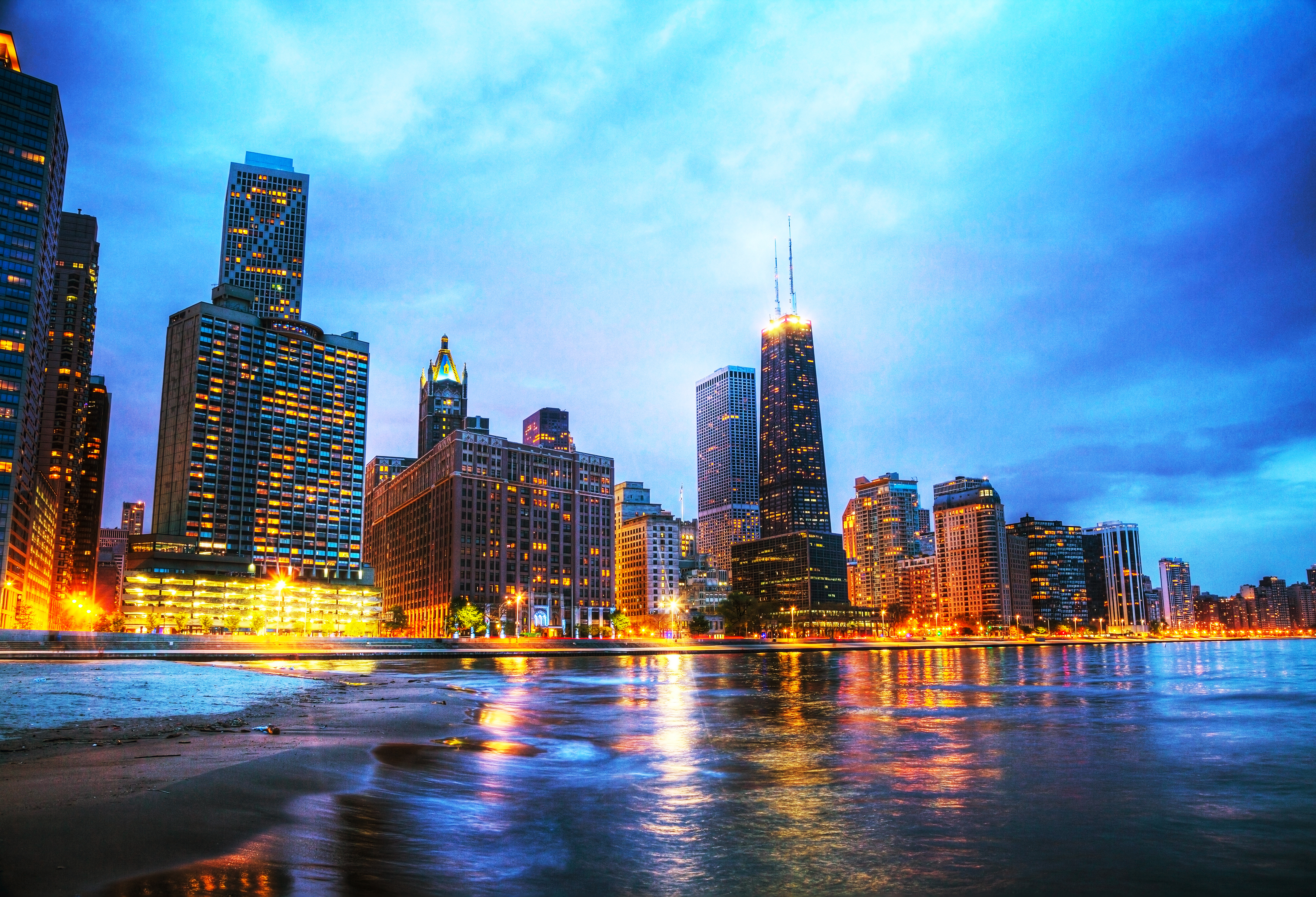 Chicago_Skyline_Dollarphotoclub