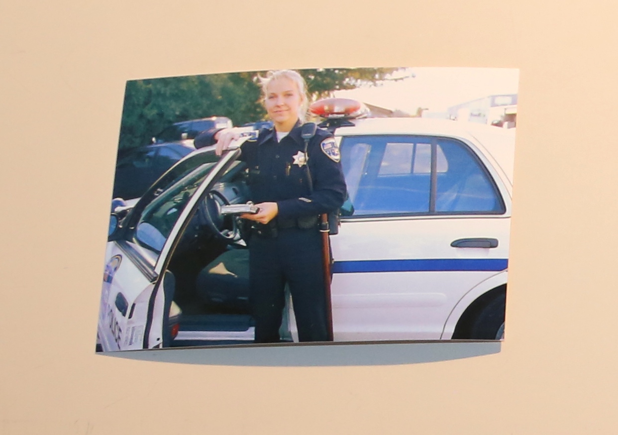 language-builder-occupation-card-woman-police-officer language-builder-occupation-card-woman-police-officer
