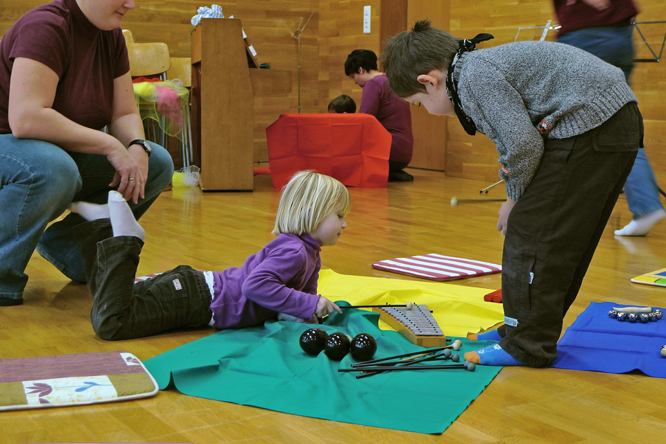 children-with-autism-art-therapy-small.jpg children-with-autism-art-therapy-small.jpg