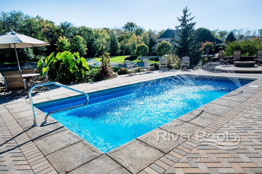 handrailwaterfeatureingroundfiberglasspoolphoto handrailwaterfeatureingroundfiberglasspoolphoto