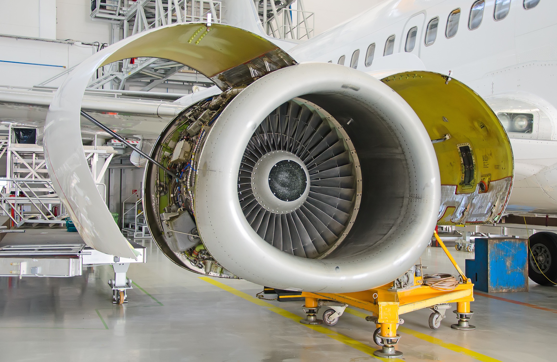 Aircraft Fall Prevention: 4 Compliance Challenges And 3 Safety Solutions