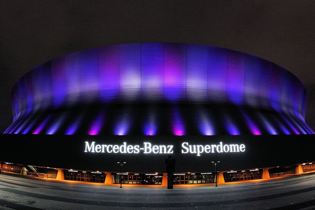 Superdome_near_and_dear_to_New_Orleans_Deanies_Seafood_Restaurant.jpg