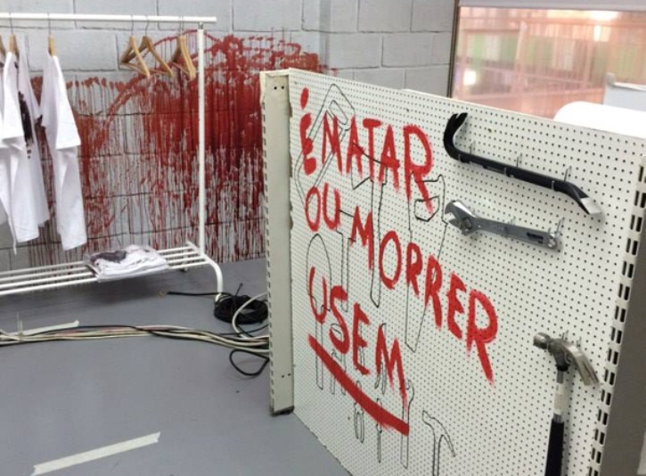 walking_dead_blood_store_brand_experience_experiential_marketing_2