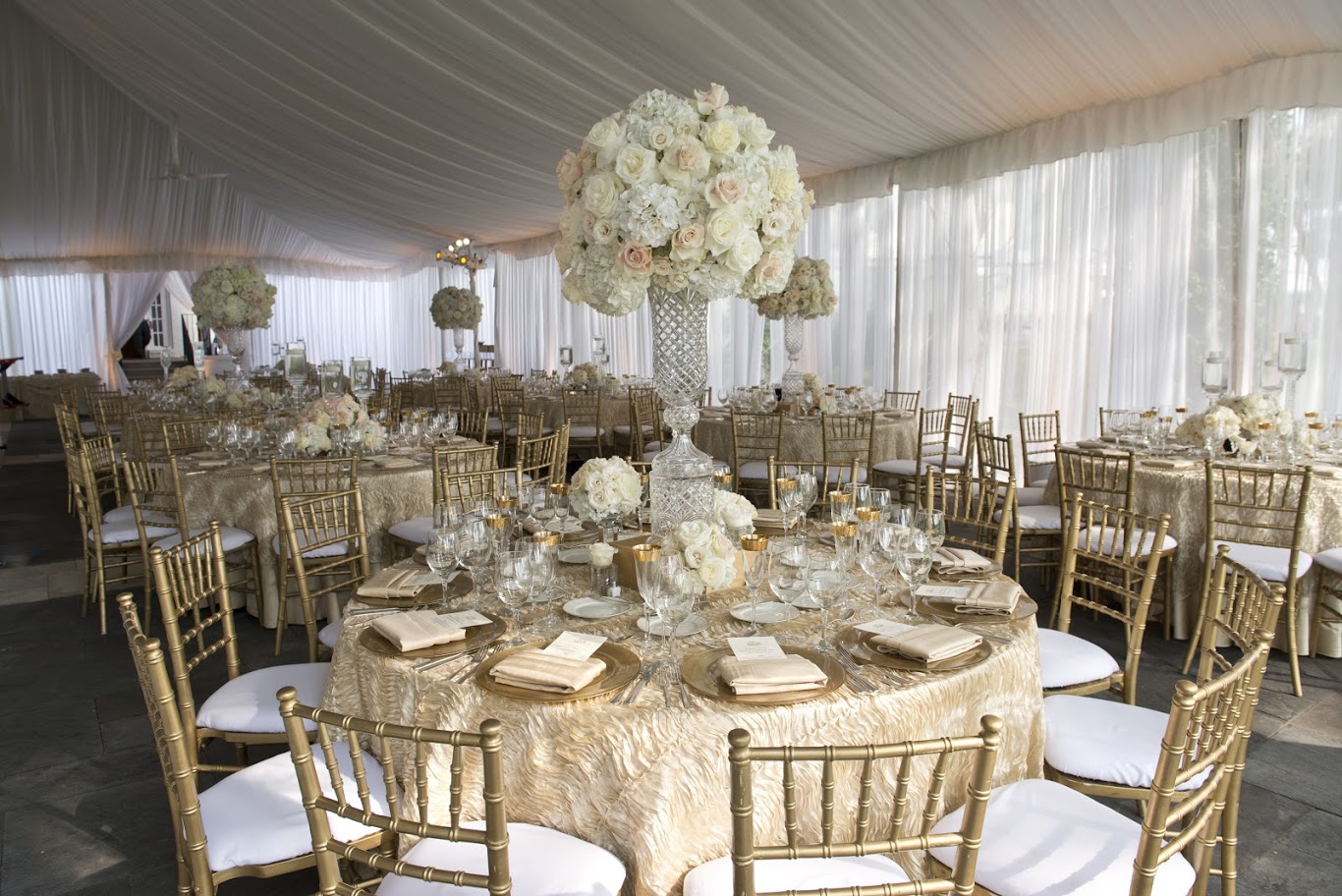 Summertime Wedding Bright White Tablesetting | BBJ Linen