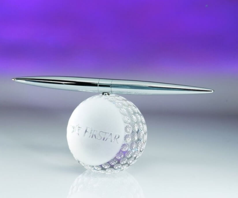 Crystal-Golf-Ball-With-Spinning Pen.png