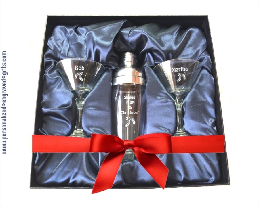 Engraved_Glass_Cocktail_Shaker_with_Glasses_Gift_Box_large.jpg