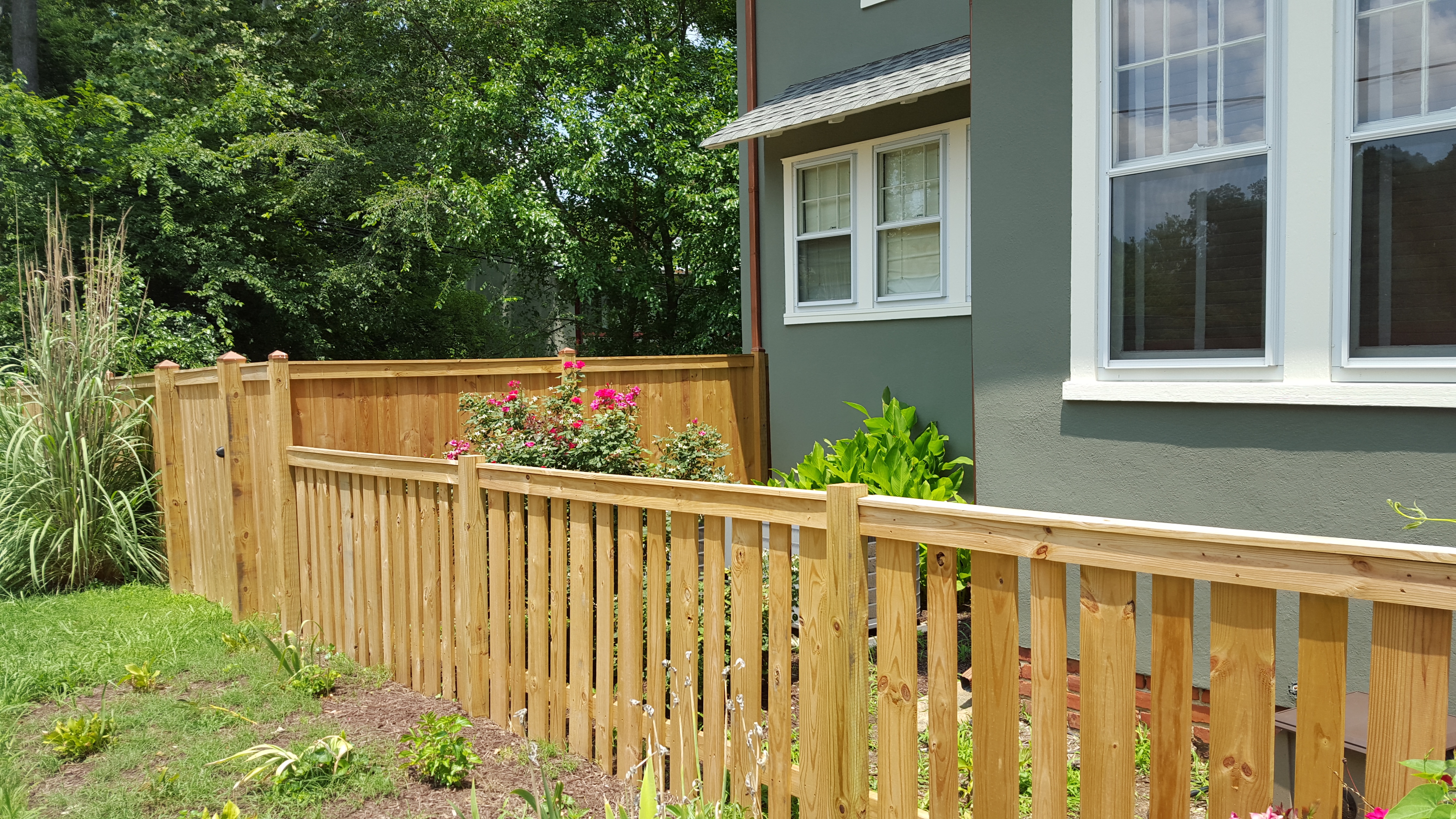 How Are Residential Fence Prices Determined?