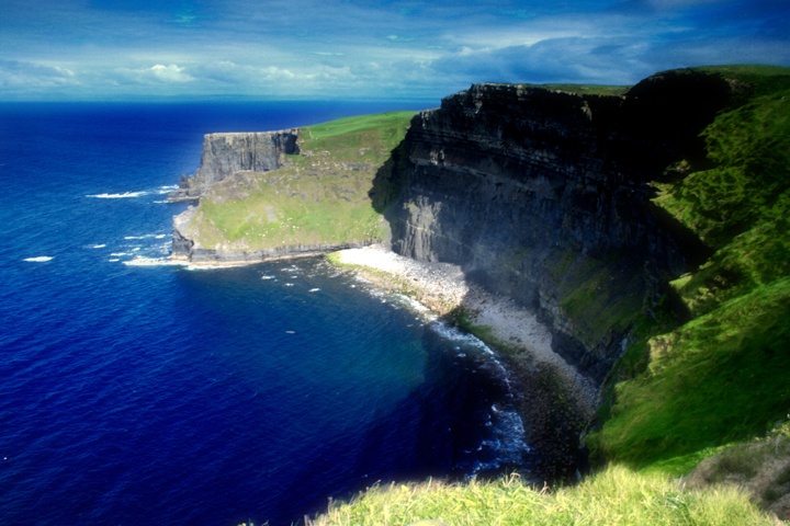 Cliffs_of_Moher_Clare.jpg