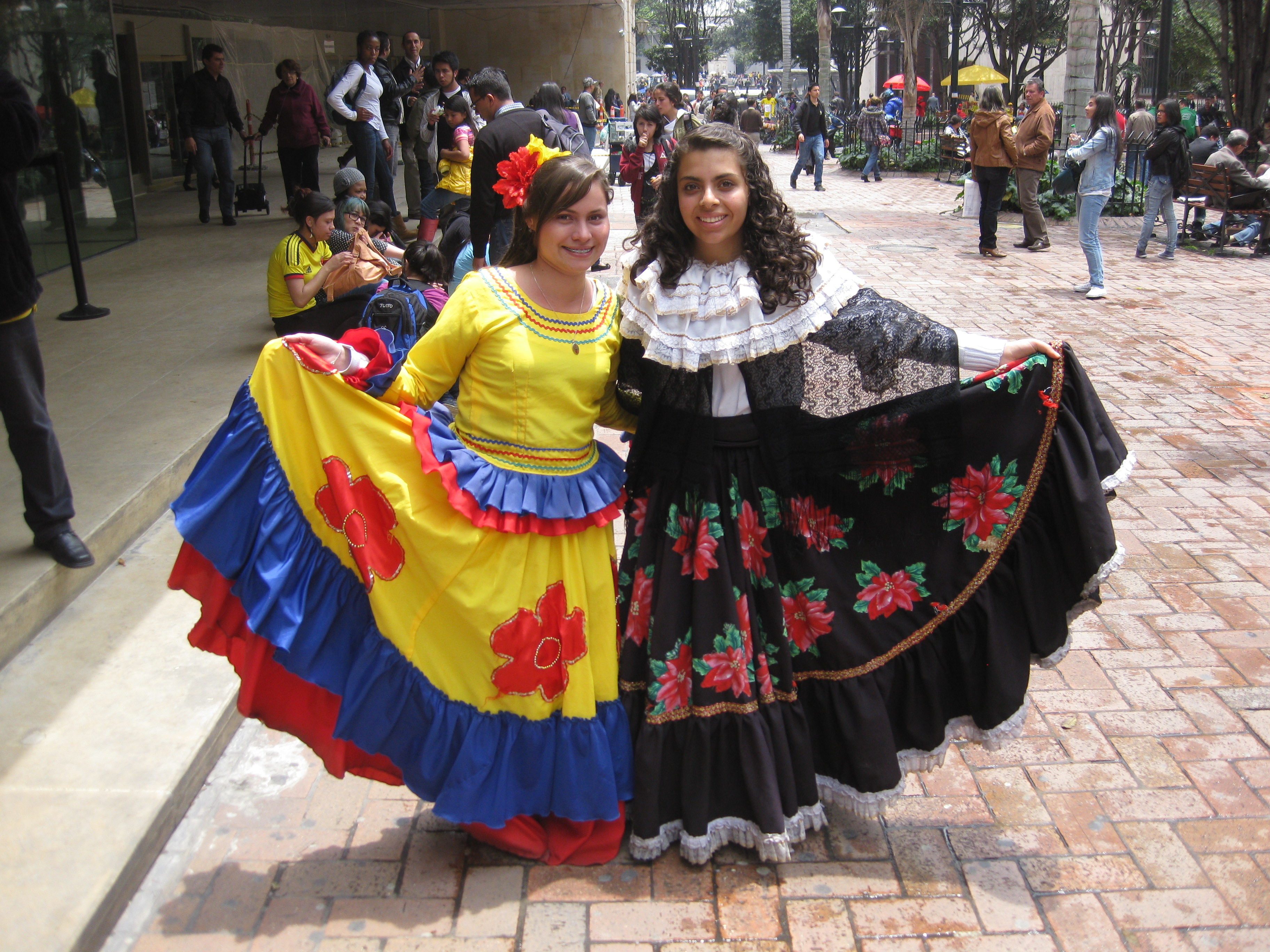 On the Road to Work-Life Balance in Colombia in 2023 | Colombian fashion,  Traditional dresses, Culture clothing