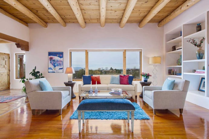 <b>Santa Fe, New Mexico</b><br/><i>4 Bedrooms, 4,725 sq. ft.</i><br/>Pueblo-style estate with pool and city views <b>Santa Fe, New Mexico</b><br/><i>4 Bedrooms, 4,725 sq. ft.</i><br/>Pueblo-style estate with pool and city views