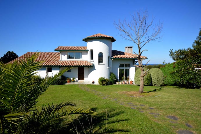<b>Guethary, Aquitaine, France</b><br/><i>5 Bedrooms, 2,798 sq. ft.</i><br/>Mediterranean villa with sea views <b>Guethary, Aquitaine, France</b><br/><i>5 Bedrooms, 2,798 sq. ft.</i><br/>Mediterranean villa with sea views