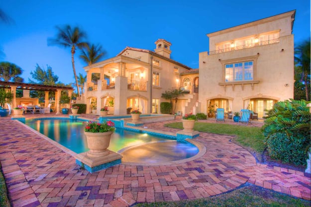 <b>Boca Grande, Florida</b><br/><i>4 Bedrooms, 4,656 sq. ft.</i><br/>Mediterranean style beachfront retreat <b>Boca Grande, Florida</b><br/><i>4 Bedrooms, 4,656 sq. ft.</i><br/>Mediterranean style beachfront retreat