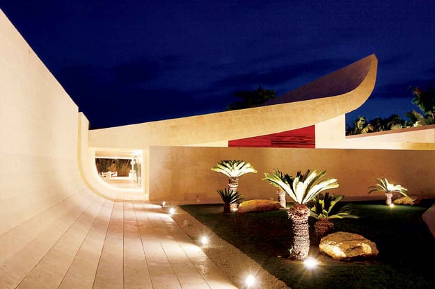 <b>Casa de Campo, Dominican Republic</b><br/><i>6 Bedrooms, 18,000 sq. ft.</i><br/>The Wave House at Punta Aguila <b>Casa de Campo, Dominican Republic</b><br/><i>6 Bedrooms, 18,000 sq. ft.</i><br/>The Wave House at Punta Aguila