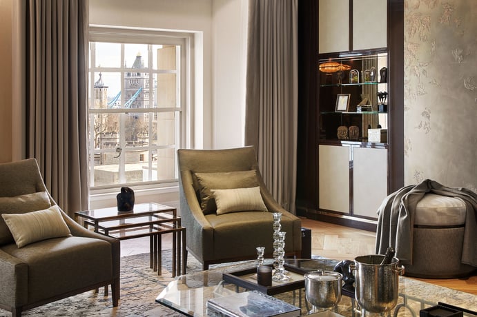 Residents also enjoy access to Ten Trinity Square Private Club, featuring the Château Latour Discovery Room and Château Latour Dining Room, a magnificent ballroom, meeting rooms, bar, cigar lounge, and billiards room. Residents also enjoy access to Ten Trinity Square Private Club, featuring the Château Latour Discovery Room and Château Latour Dining Room, a magnificent ballroom, meeting rooms, bar, cigar lounge, and billiards room.
