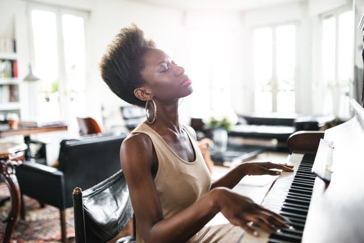 How to Become a Better Songwriter in 5 Easy Steps