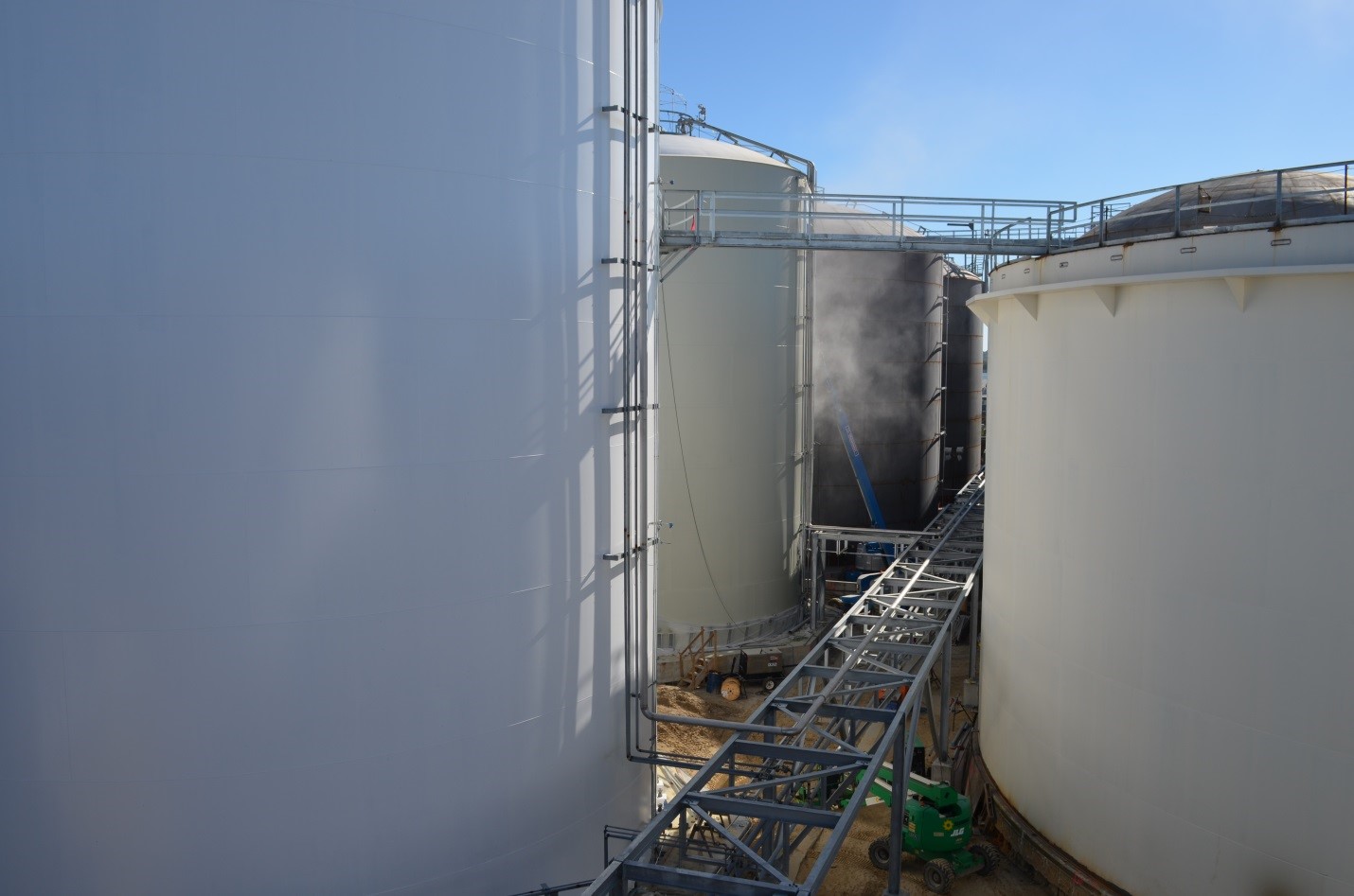 What's The Best Above Ground Storage Tank? Free AST Comparison Guide