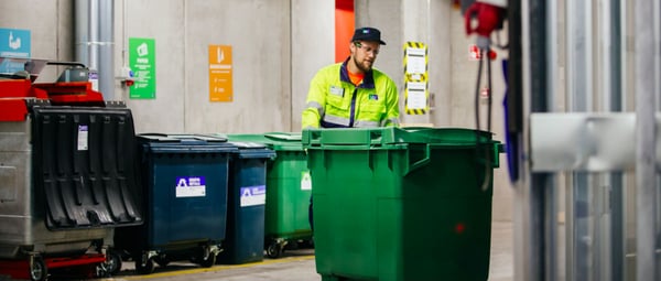 Muovi kaupan jätehuollossa: miten lajittelu kannattaa hoitaa?