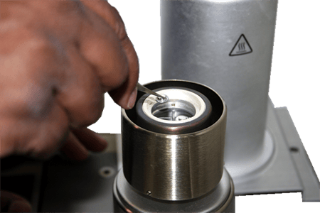 DSC-Test-Cell-Loading