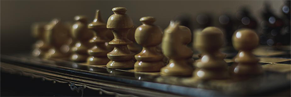 chess-pieces-close-up_925x.png