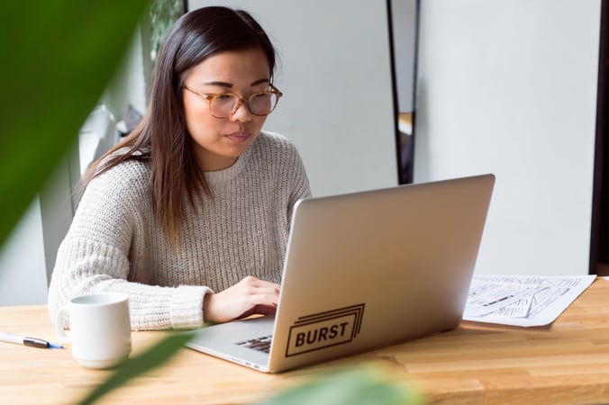 freelance-designer-working-on-laptop_4460x4460-1