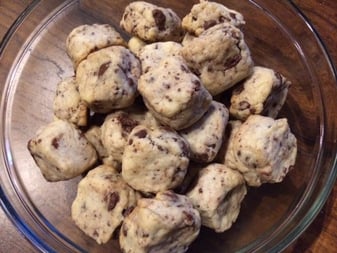 chocolate chip shortbread cookie bites